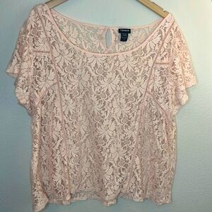 Torrid link floral lace top size 2